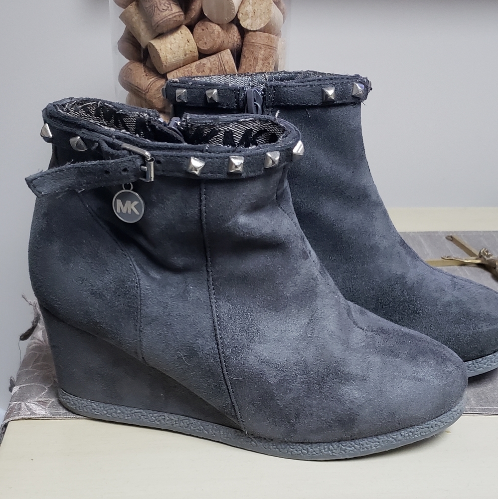 Like New! Michael Kors  stud small wedge ankle boots-girls